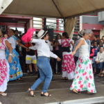 Habitants de Saint-André qui dansent